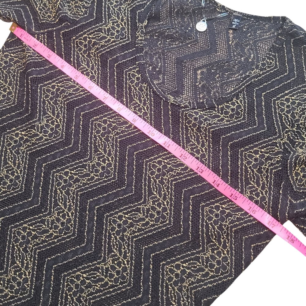 BKE Boutique Sheer Lace Chevron Top Large Black Floral Mesh Buckle - Picture 6 of 8